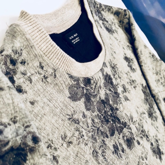 Very unique Floral sweater size L - Picture 1 of 4